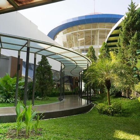 Hotel Asri Plaza Asia Тасикмалая Екстериор снимка