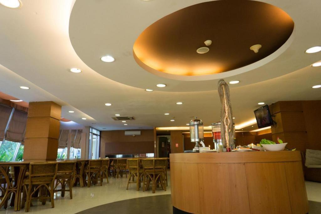 Hotel Asri Plaza Asia Тасикмалая Екстериор снимка