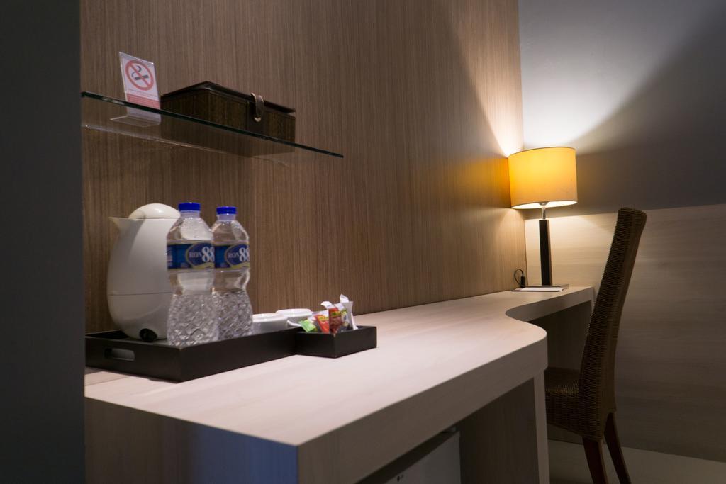 Hotel Asri Plaza Asia Тасикмалая Екстериор снимка