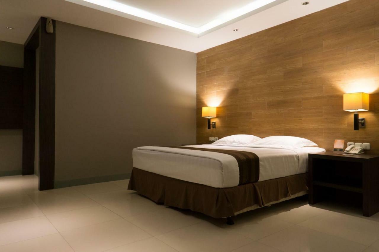 Hotel Asri Plaza Asia Тасикмалая Екстериор снимка