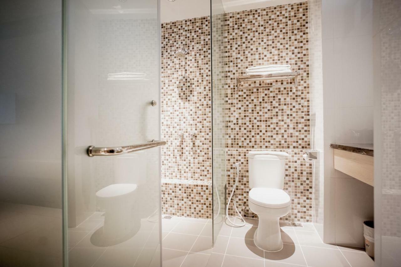 Hotel Asri Plaza Asia Тасикмалая Екстериор снимка