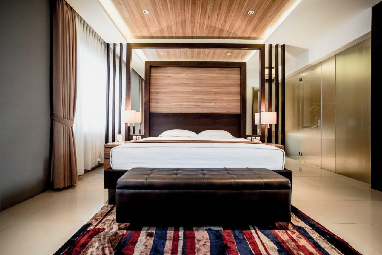 Hotel Asri Plaza Asia Тасикмалая Екстериор снимка