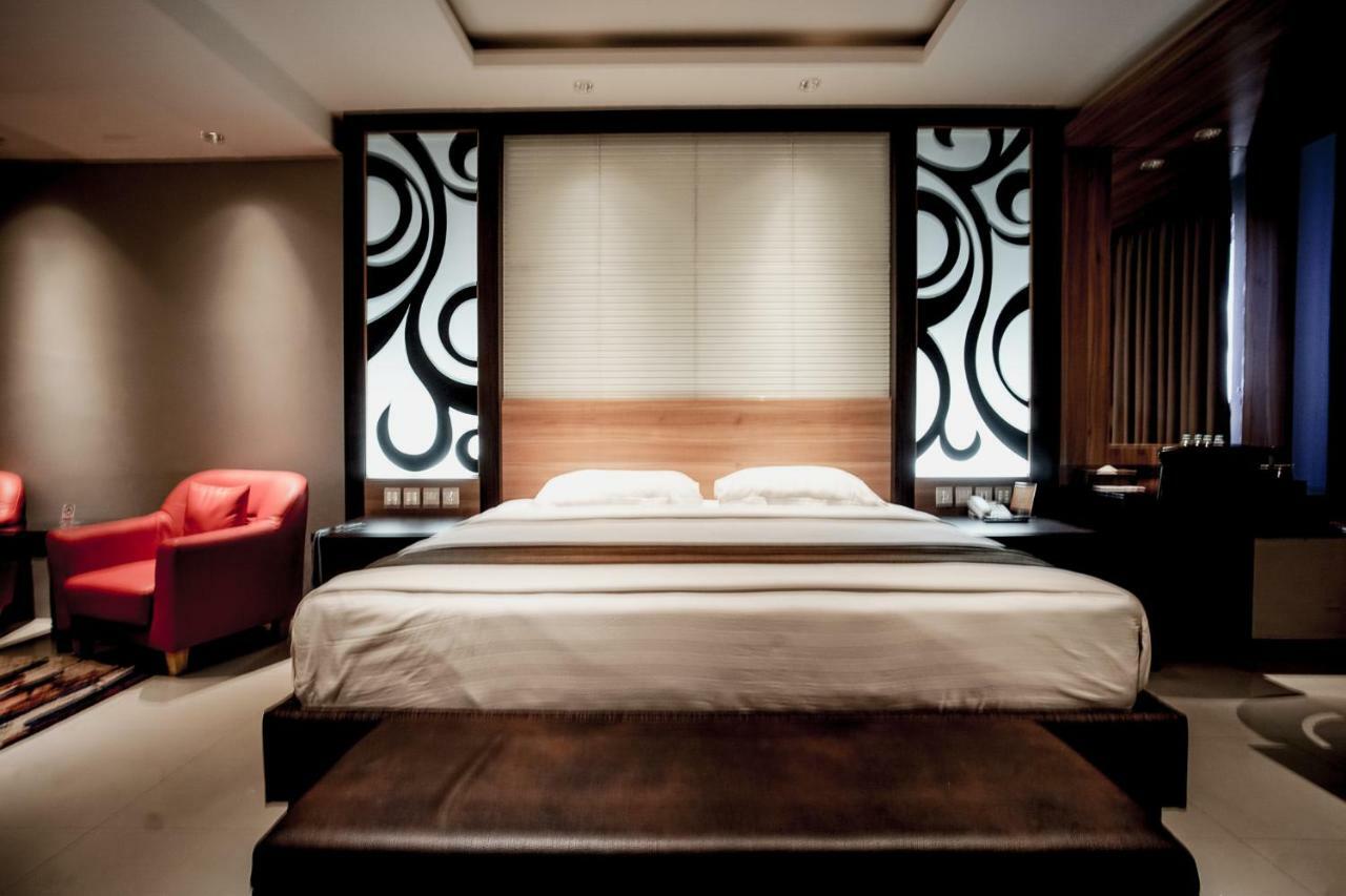 Hotel Asri Plaza Asia Тасикмалая Екстериор снимка