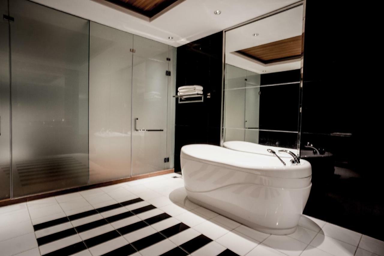 Hotel Asri Plaza Asia Тасикмалая Екстериор снимка